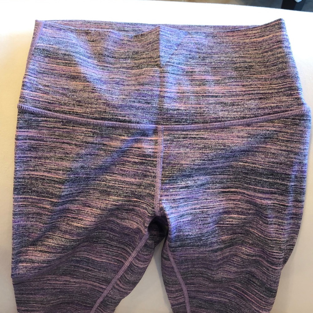 Size 4 lululemon leggings!!